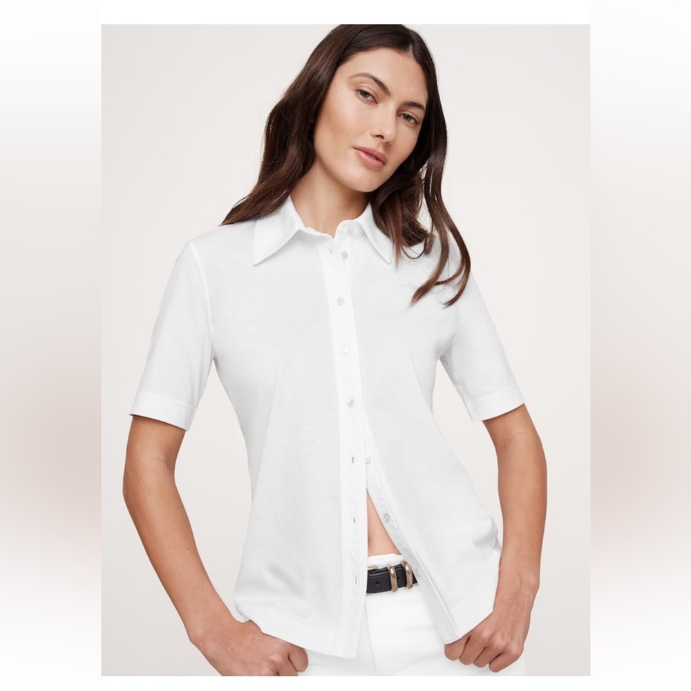 Banana Republic silky cotton short sleeved button down shirt